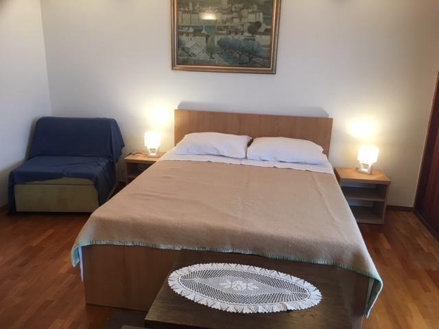 Holiday Home Luma Подгора Экстерьер фото